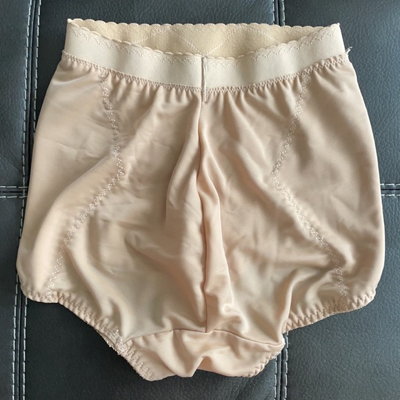 Lunaire Firm Control High Waisted Brief Size Large - Picture 2 of 4